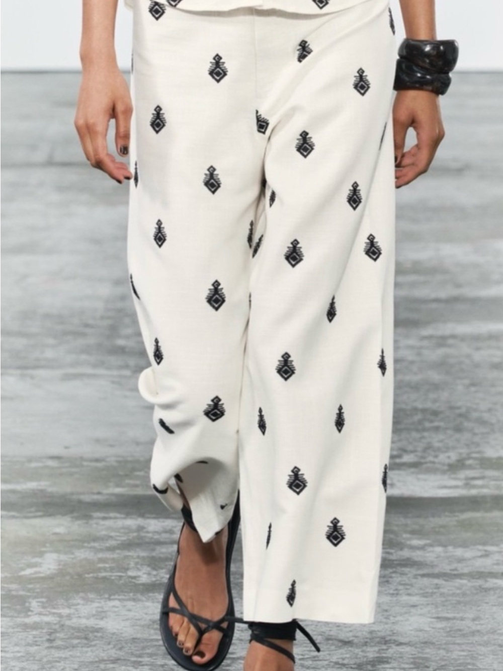 Zara Cropped Wide Leg Linen Blend Embroidered Cream Pants